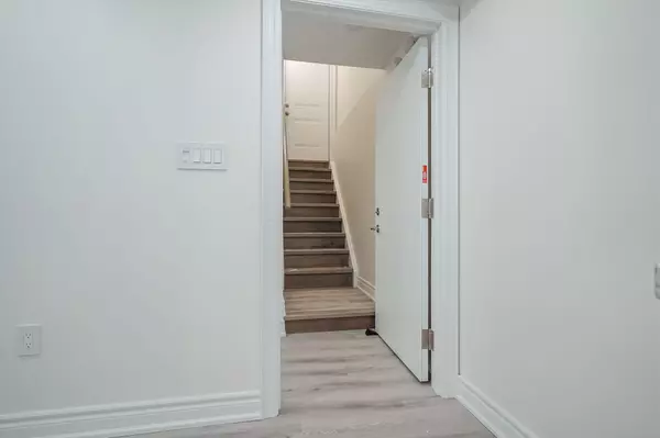 Milton, ON L9B 1J6,431 Ramsey PL