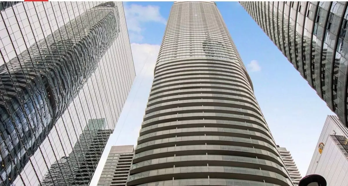 Toronto C01, ON M5J 0A9,12 York ST #4911