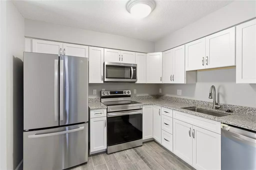 Coral Springs, FL 33065,11210 NW 39th St