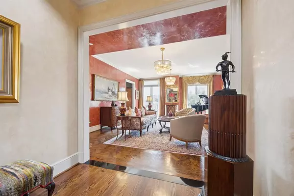 Dallas, TX 75219,3505 Turtle Creek Boulevard #3B