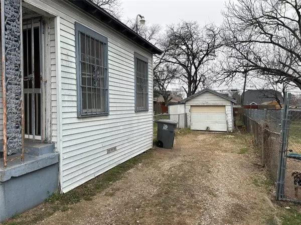 Dallas, TX 75216,1523 E Elmore Avenue