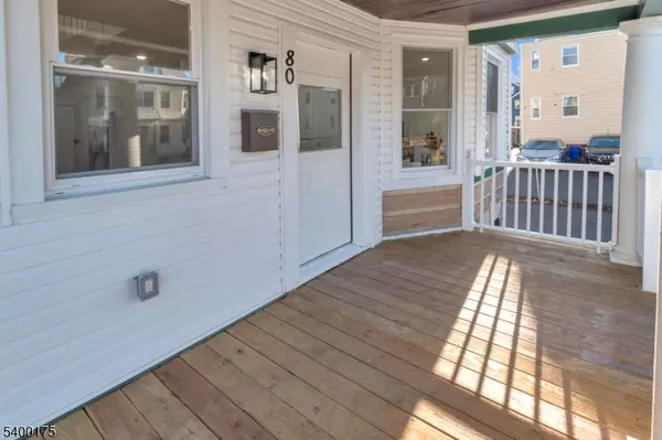 East Orange City, NJ 07017,80 N 22Nd St