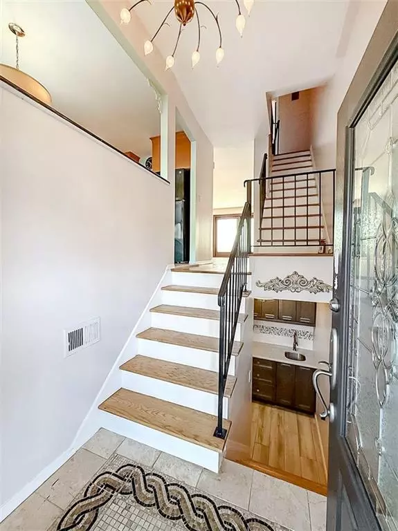 Staten  Island, NY 10305,116 Dogwood LN #116