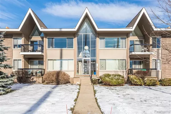 1997 Klingensmith RD #55, Bloomfield Hills, MI 48302