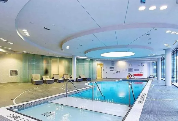 Toronto C01, ON M5J 0A9,12 York ST #4911