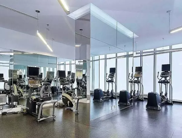 Toronto C01, ON M5J 0A9,12 York ST #4911