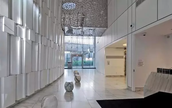 Toronto C01, ON M5J 0A9,12 York ST #4911