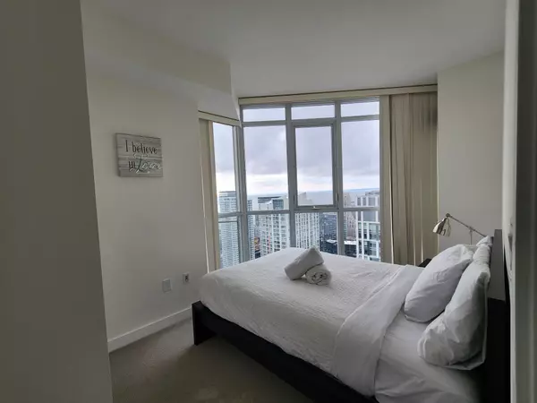 Toronto C01, ON M5V 4A9,21 Iceboat TER #4809