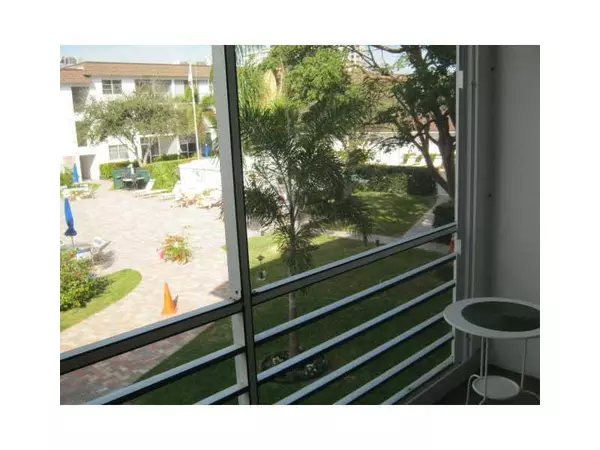 Lauderdale By The Sea, FL 33062,1501 S OCEAN BLVD #218