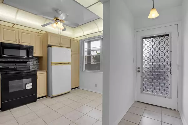 Coconut Creek, FL 33066,2006 Granada Dr #N2