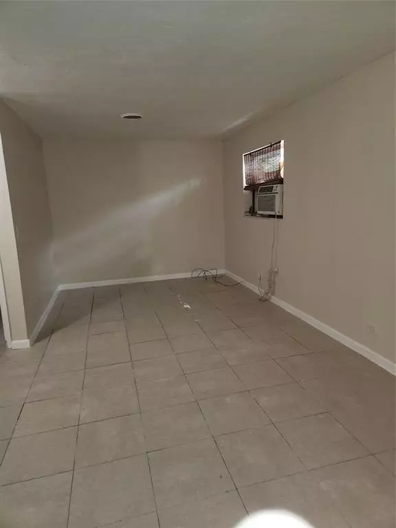 Sunrise, FL 33313,1300 NW 61st Ave #102