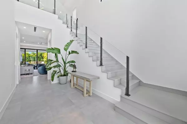 Delray Beach, FL 33483,743 S Lake Ave