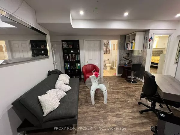 Richmond Hill, ON L4E 5E9,193 Selwyn RD S #Basement