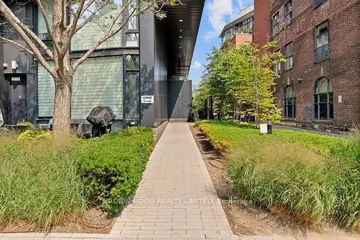 Toronto W01, ON M6R 0A4,383 Sorauren AVE #511