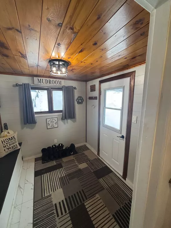 Hastings Highlands, ON K0L 1C0,992 South Baptiste Lake RD