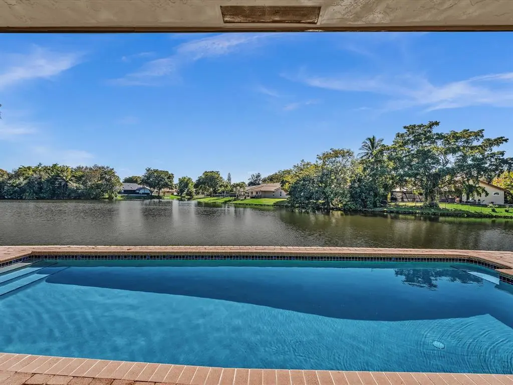 Coral Springs, FL 33071,11170 NW 2nd Mnr