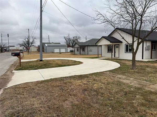 Bowie, TX 76230,303 Ussery Street