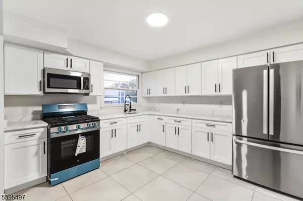 Bloomfield Twp., NJ 07003,235 Lakewood Dr #2