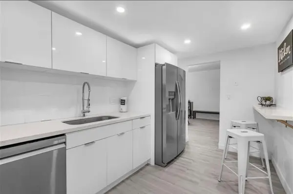 Hollywood, FL 33019,4001 S Ocean Dr #7K