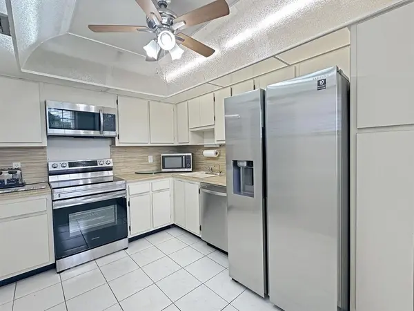 Pompano Beach, FL 33069,535 Oaks Dr #504