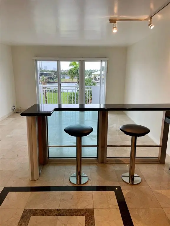 Fort Lauderdale, FL 33304,550 Bayshore Dr #411