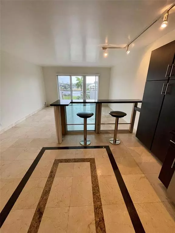 Fort Lauderdale, FL 33304,550 Bayshore Dr #411