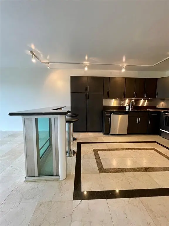 Fort Lauderdale, FL 33304,550 Bayshore Dr #411