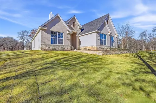 1053 Llano Way, Poolville, TX 76487