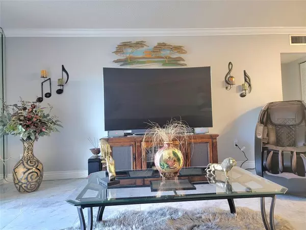 North Lauderdale, FL 33068,8260 SW 24th St #6214