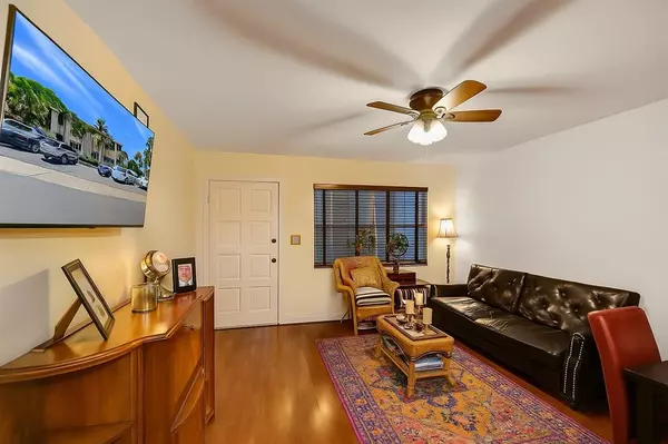 Fort Lauderdale, FL 33301,1231 SE 1ST ST #5