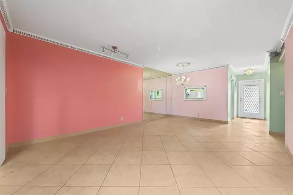 Lauderdale Lakes, FL 33319,5100 NW 35th St #110