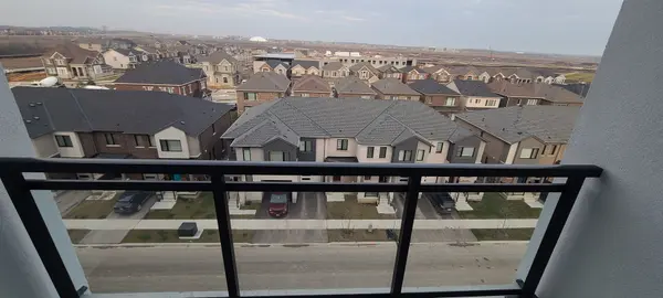 Milton, ON L9T 2X5,460 Gordon Krantz AVE #506