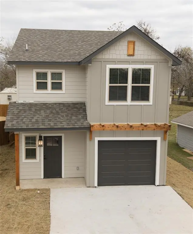 Bonham, TX 75418,907 E 10th Street