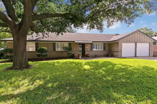 North Richland Hills, TX 76180,6728 Victoria Avenue