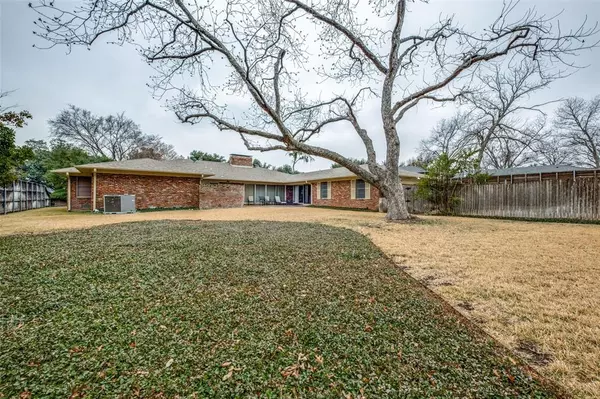 Dallas, TX 75230,7215 Currin Drive