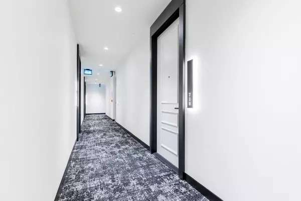 Toronto C01, ON M5T 2N1,115 Denison AVE #718