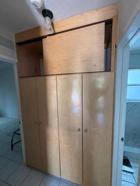 Fort Lauderdale, FL 33304,1710 NE 8 St #3