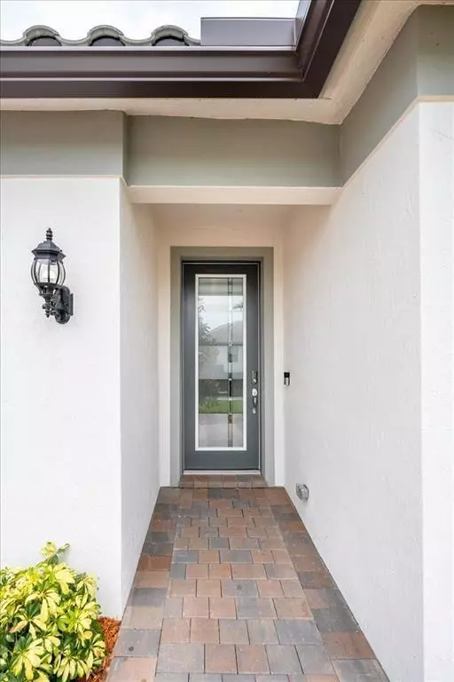 Port St Lucie, FL 34984,373 SE Filoli Dr