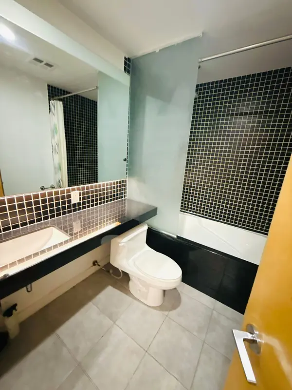 Toronto C01, ON M6K 0A1,1 Shaw ST #1116