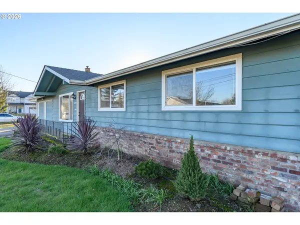 Carlton, OR 97111,217 S 3RD ST