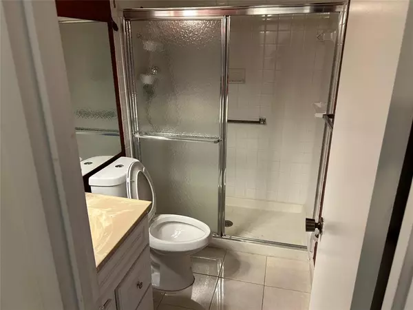 Lauderdale Lakes, FL 33313,2601 NW 48th Ter #143