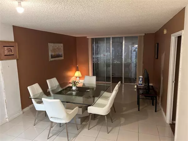Lauderdale Lakes, FL 33313,2601 NW 48th Ter #143