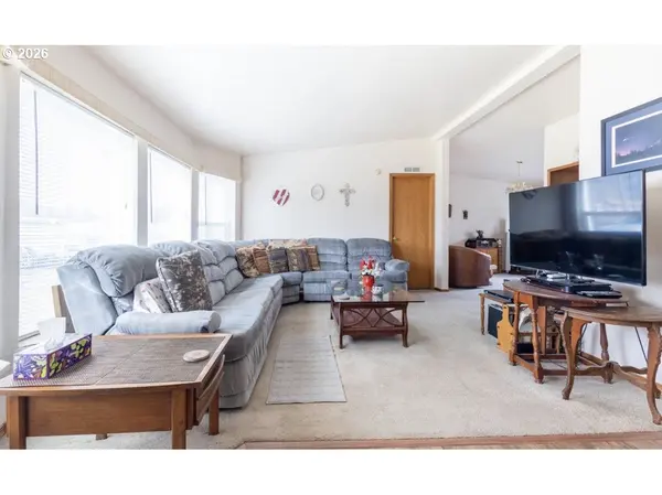 155 S 20TH AVE, Elgin, OR 97827