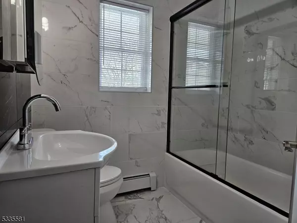 Clifton City, NJ 07013,605 Grove St #F8