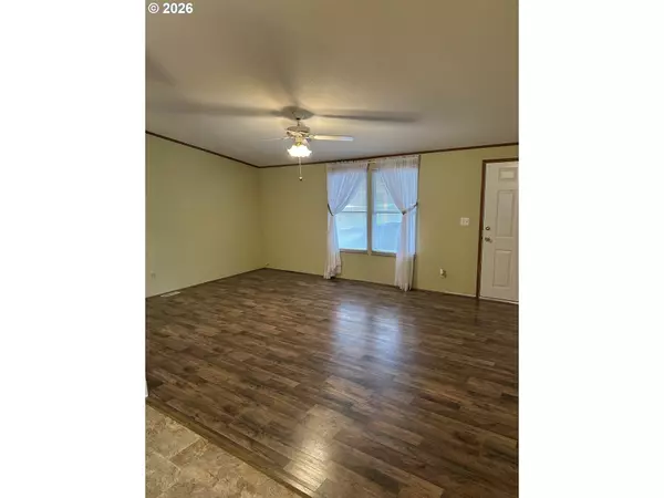 Winston, OR 97496,235 TWIN OAKS LOOP