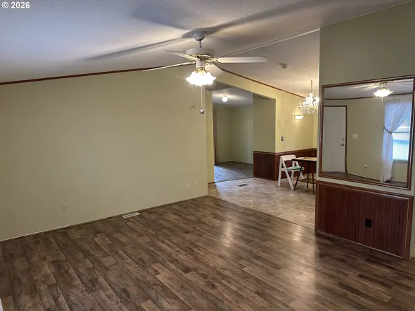 235 TWIN OAKS LOOP, Winston, OR 97496