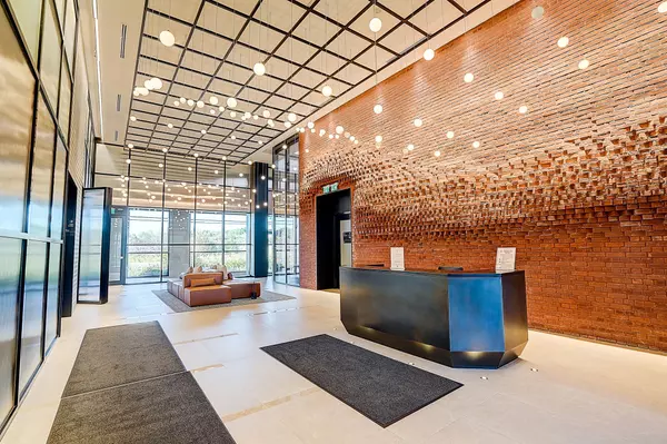 Oakville, ON L6H 7W6,3200 William Coltson AVE #215