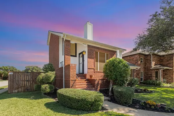 2926 Hunters Point Lane, Carrollton, TX 75007