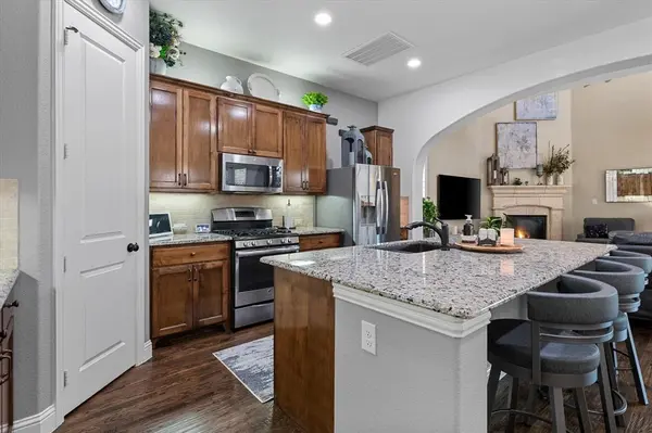 Arlington, TX 76005,1010 Ivy Charm Way