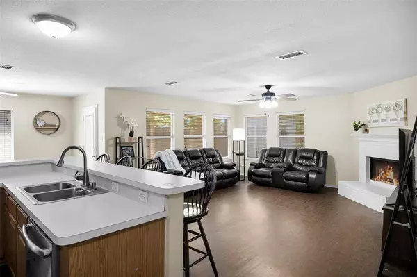 Burleson, TX 76028,313 Angela Drive